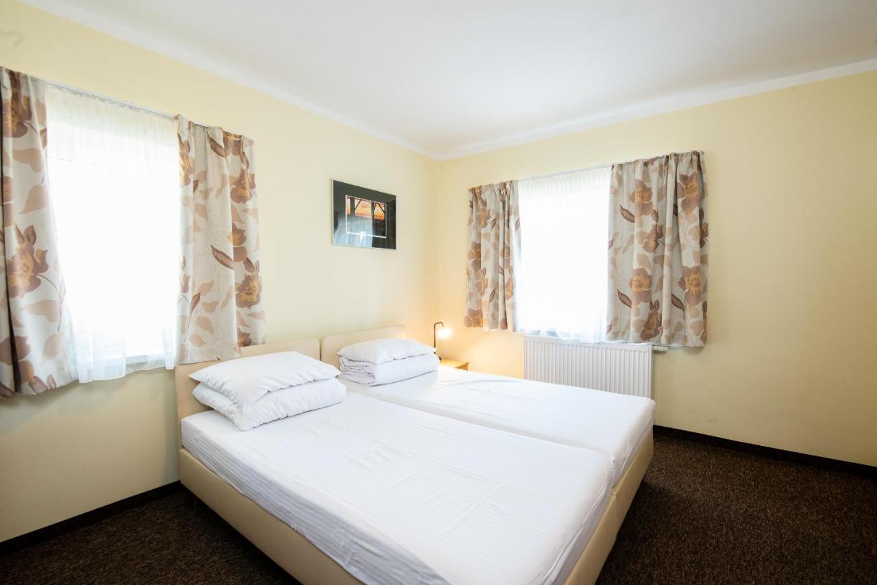 Nad Brzegiem Baltyku Hotell Sarbinowo Exteriör bild