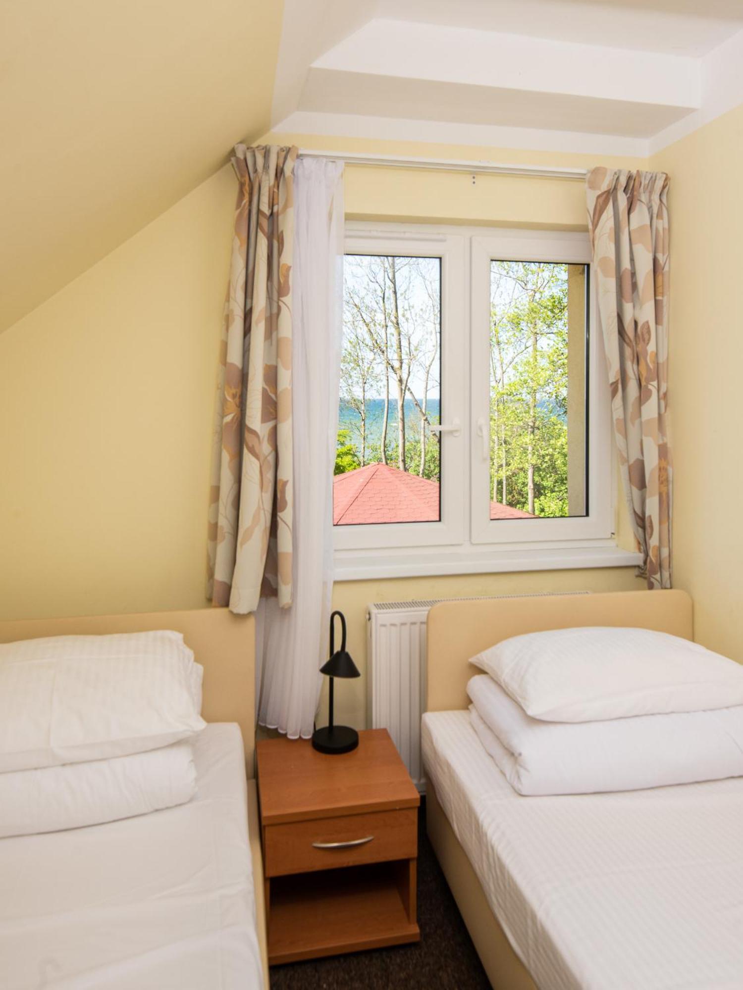 Nad Brzegiem Baltyku Hotell Sarbinowo Exteriör bild